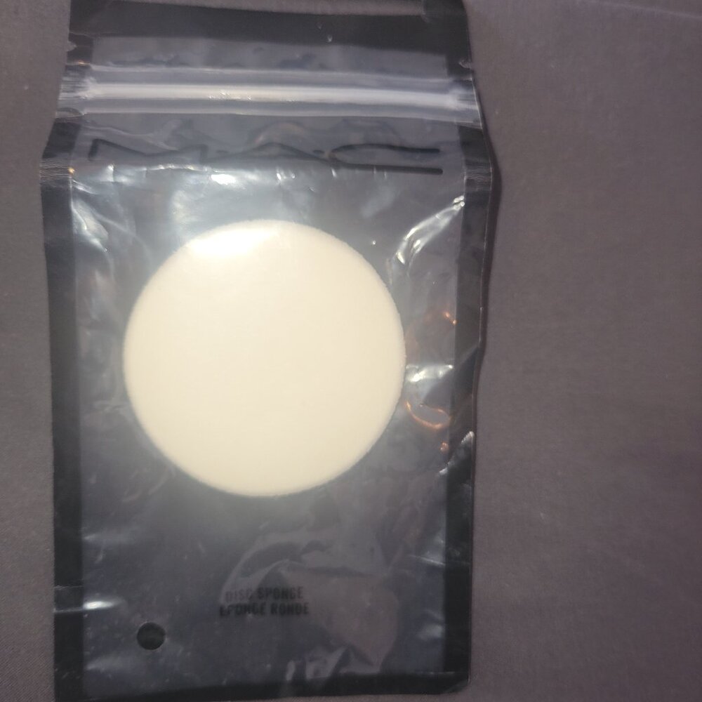 MAC round sponge NWT